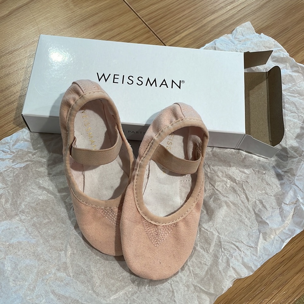 Canvas girls ballet slippers with leather sole